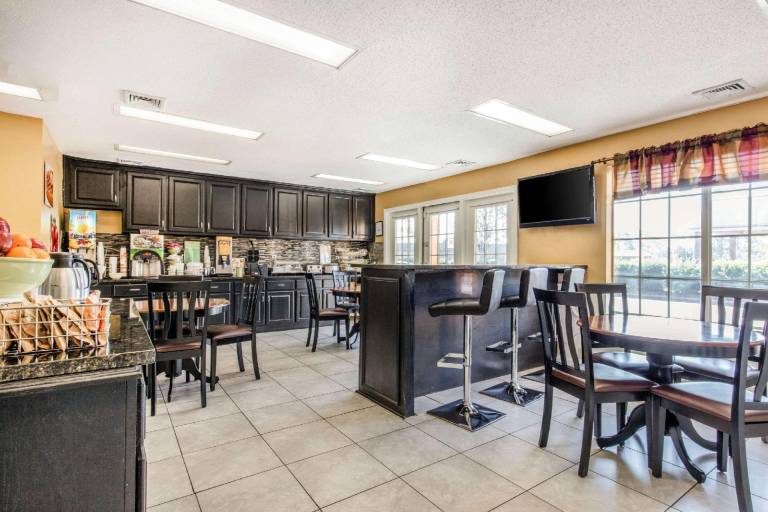 Quality Inn Bessemer I-20 exit 108 — photo 4