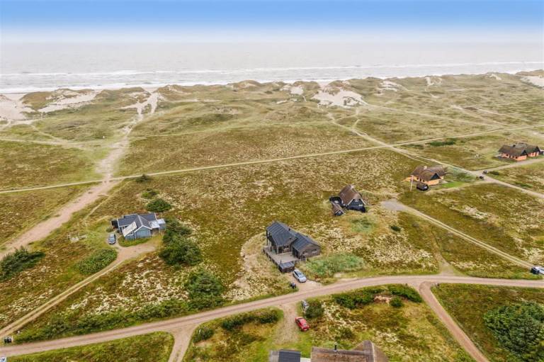 Family-oriented pleasant house with jacuzzi, sauna & patio | Next to the beach | Pets are welcome — photo 3