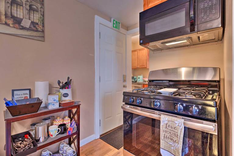 Stunning Brockton Apt < 4 Mi to Westgate Mall! — photo 2