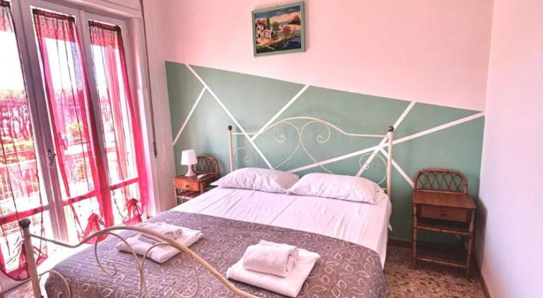 Apartment with 1 room for 5 persons — photo 2