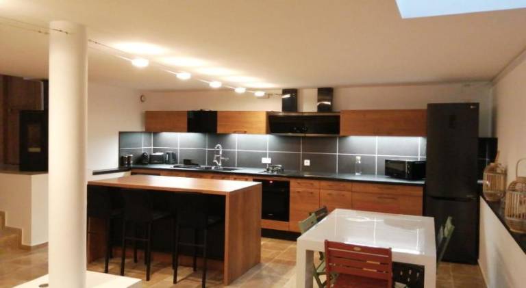 Fully equipped lovely house with terrace & grill | Suitable for remote work | Pets allowed — photo 3