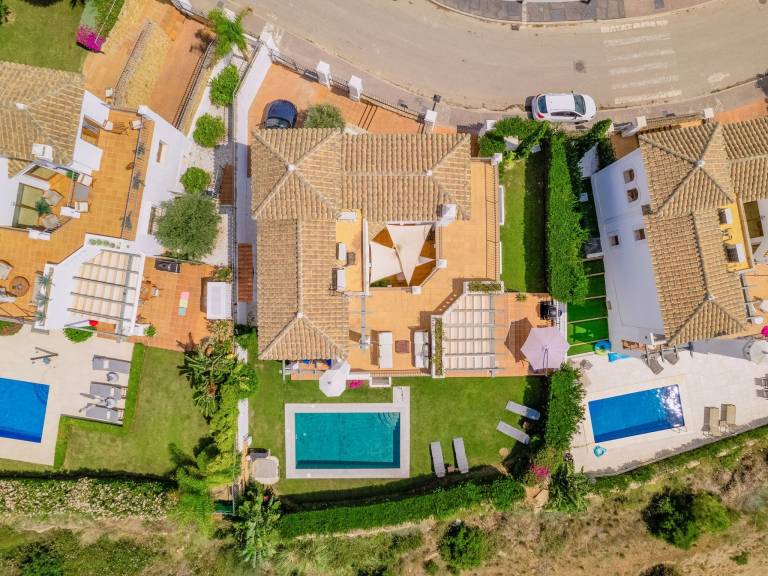 Fully equipped house with yard, BBQ & private pool | Dogs allowed — photo 2