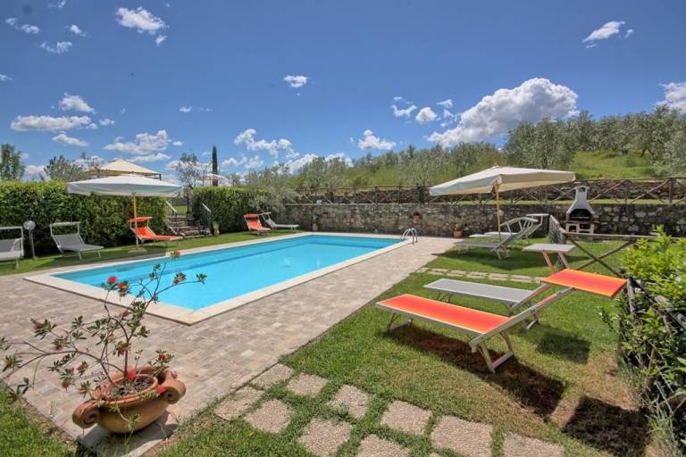 Children-friendly big villa with private pool & yard | Pets are welcome — photo 4