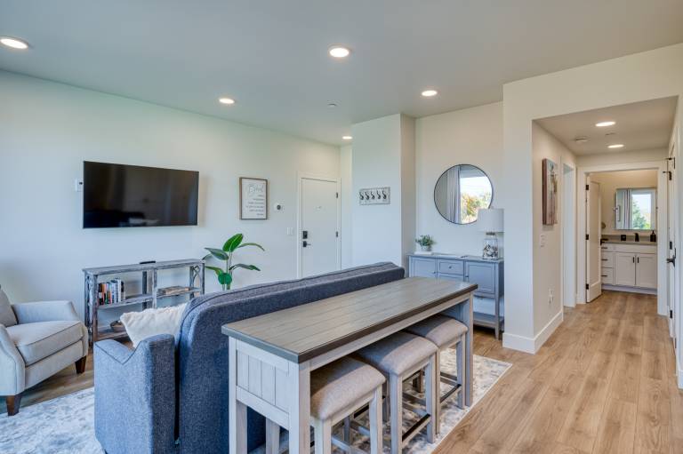 1 Mi to Ski Area: Penthouse Condo in Traverse City — photo 3