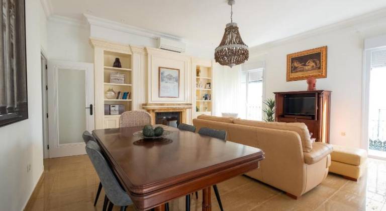 Rental apartment with patio — photo 3