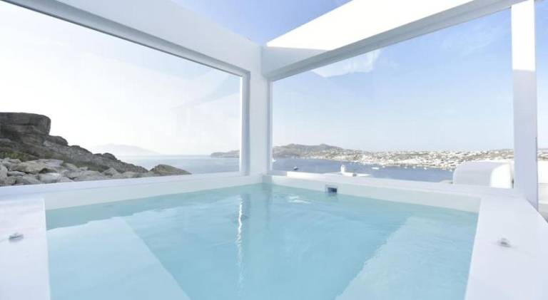 Spacious villa with patio & private pool | Good for workation | Pets are welcome — photo 3