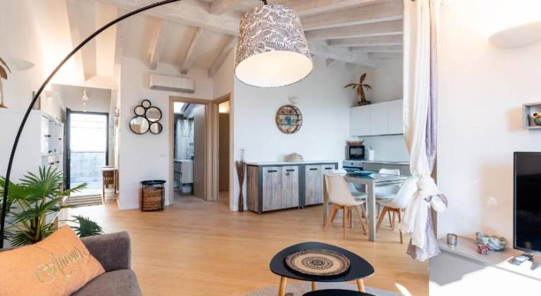 Apartment with pool — photo 2