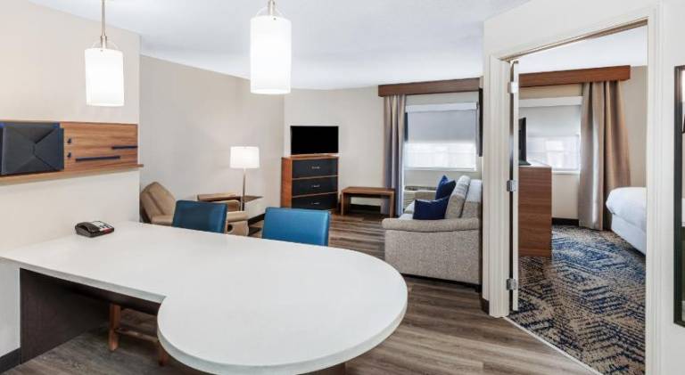 Candlewood Suites Topeka Hotel By IHG — photo 2