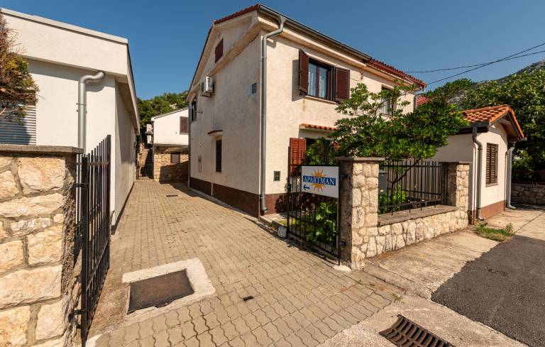 Apartament dwupoziomowy  Metajna