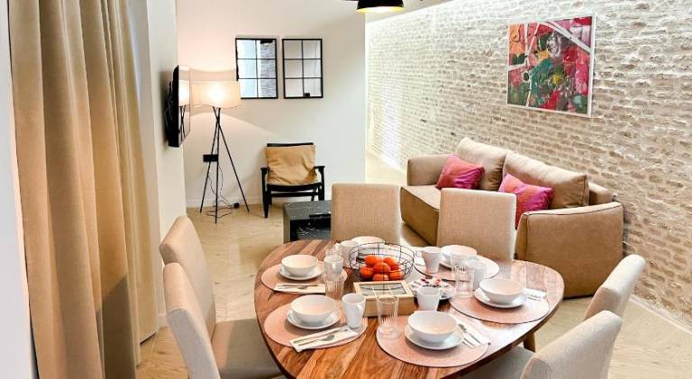 Homey Seville Brand New Arfe II Apartment Near Cathedral 8 people — photo 3