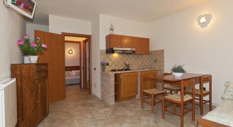 Serviced apartment with barbecue, pool & garden | Pet-friendly — photo 4