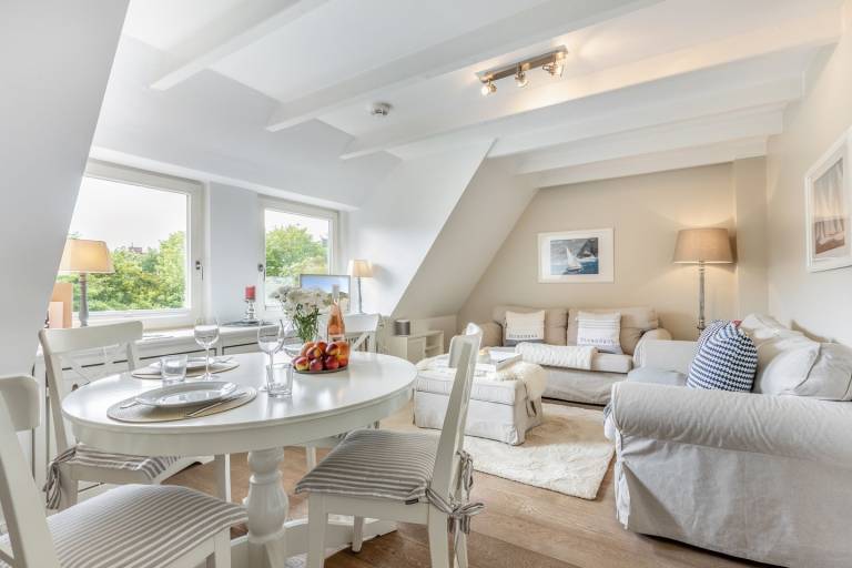 Komfortable Ferienwohnung Mareyke unter Reet lädt zum Entspannen ein. in Sylt
