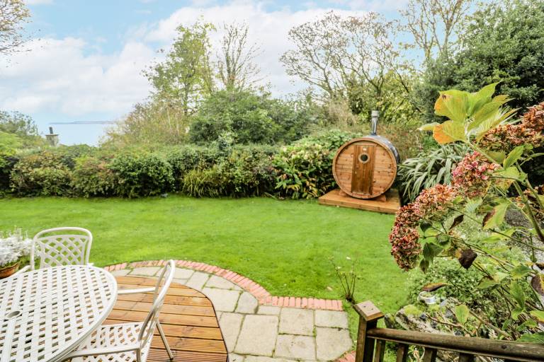 Children-friendly nice cottage with yard, barbeque & sauna | Beach view | Dogs allowed — photo 2