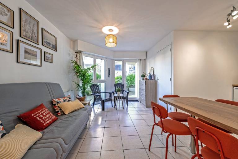 Family-oriented charming holiday apartment with patio, fast internet & barbecue | Next to the beach | Dogs allowed in Plougonvelin