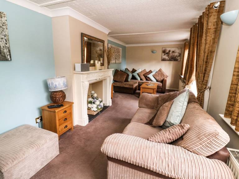 Cottage with garden | Near National Railway Museum | Beach view — photo 3
