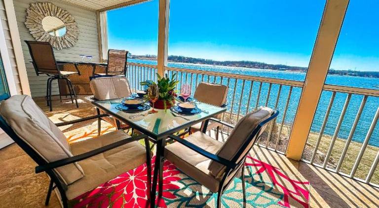 House with pool | Dogs allowed in Lake Ozark, MO