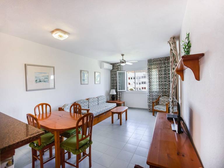 Rental apartment with terrace & pool — photo 5