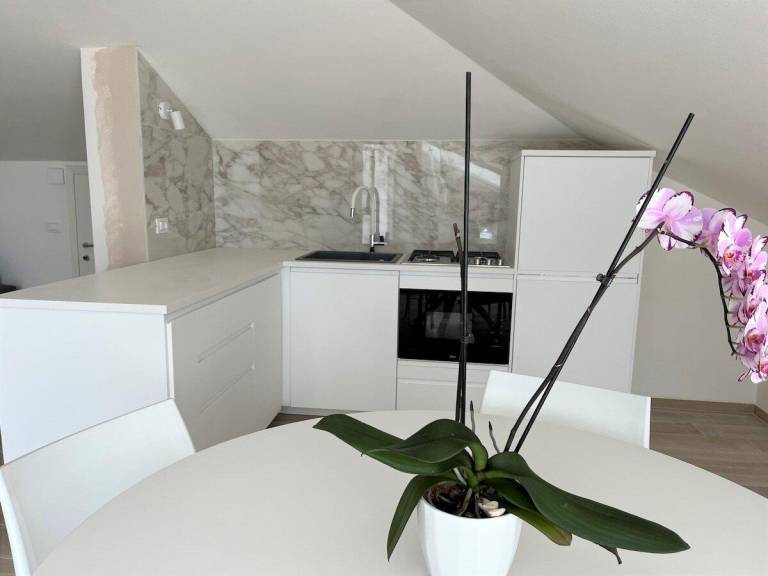 Holiday apartment with 1 room for 4 persons in Peschiera del Garda