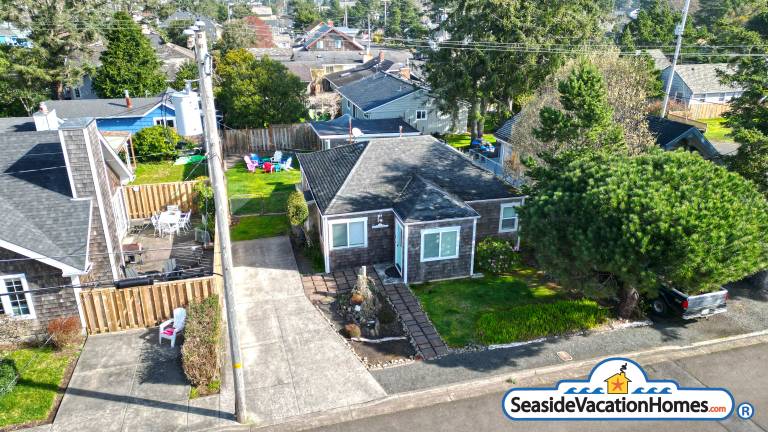Vacation home with garden in Seaside, OR