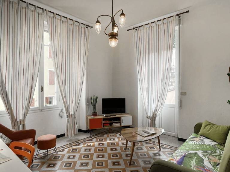 Rental apartment with yard & terrace — photo 3