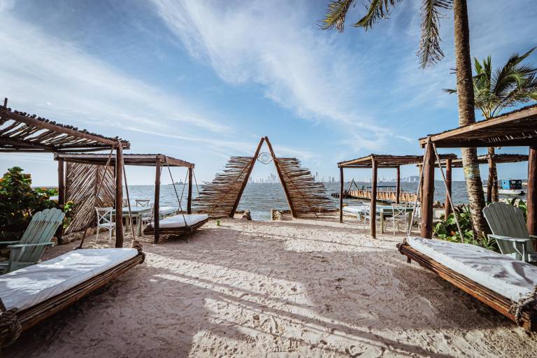 Namaste Beach Club & Hotel in Cartagena