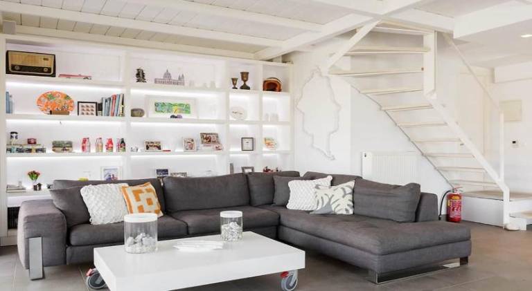 Contemporary Maisonette with Sea View Roof Terrace — photo 3