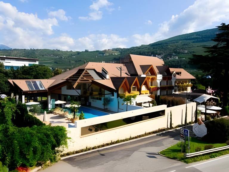 Hotel Lowenhof in Naz Sciaves