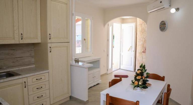 Rental apartment with terrace | Pets are welcome — photo 3
