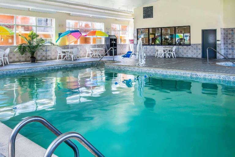 Quality Inn & Suites Ann Arbor Hwy 23 — photo 2