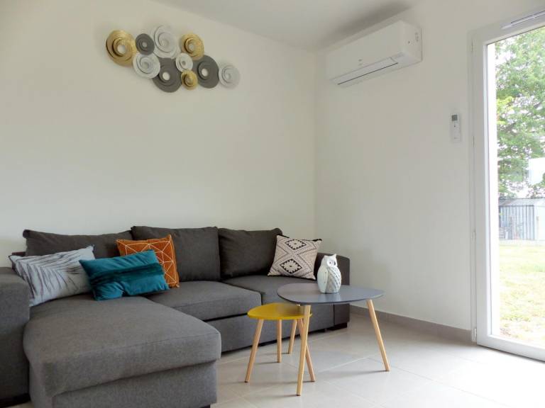 Gite with patio & yard — photo 5