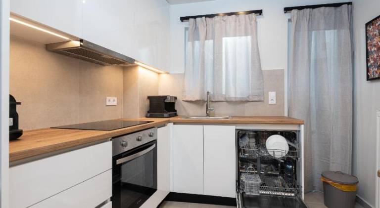 Fully equipped apartment with terrace | Suitable for remote work | Pets are welcome — photo 4