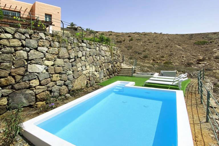 House with private pool, patio & garden — photo 4