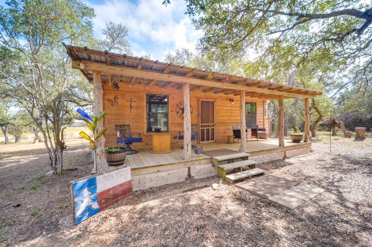 Happy Haven | Hill Country Couple’s Cabin Retreat — photo 2