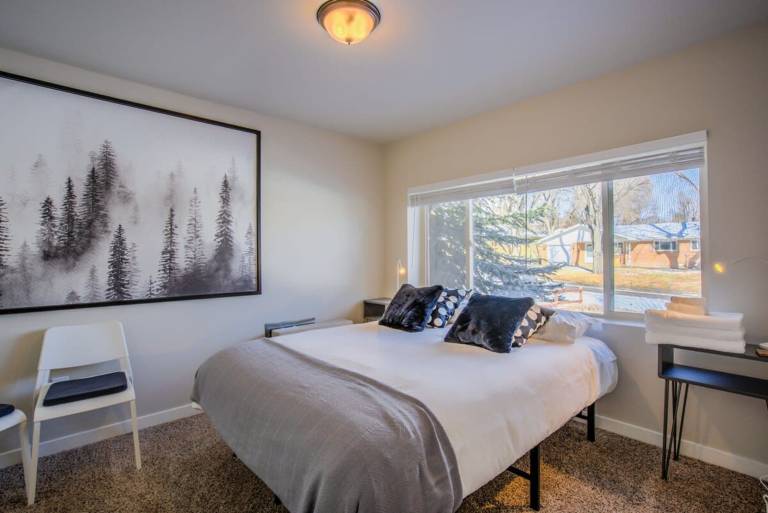 Broadmoor Retreat Hot tub New Furniture — photo 4
