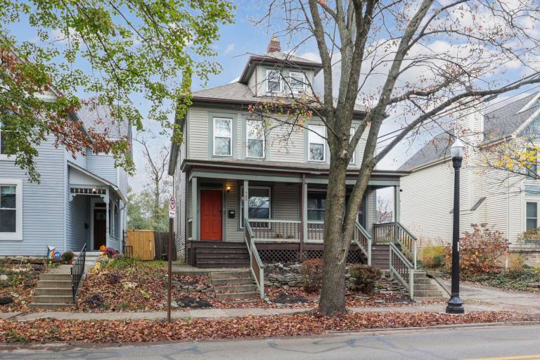 House with garden in Franklin, OH