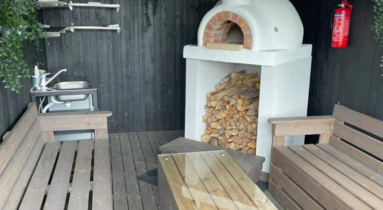 Holiday apartment with hot tub & pool — photo 4