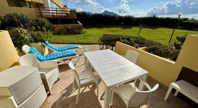 Holiday apartment with patio & yard | Next to the beach | Dogs allowed — photo 3
