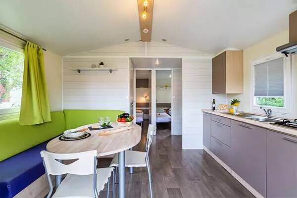 Mobile home with yard, sauna & jacuzzi — photo 2