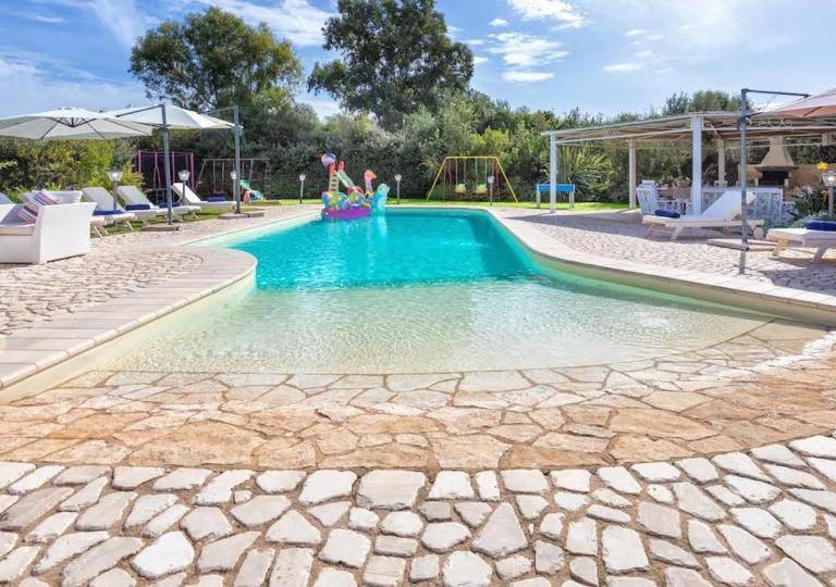 Family-oriented villa with BBQ, private pool & yard | Pool view | Perfect for remote work | Pets allowed — photo 5
