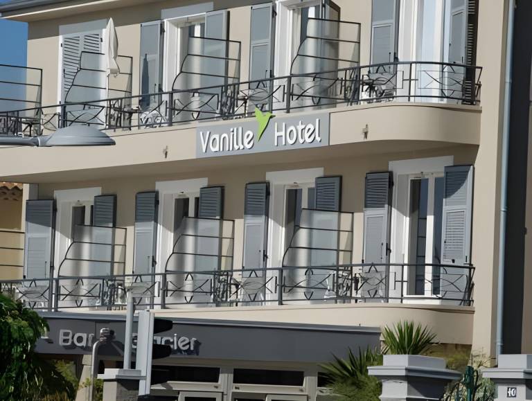Hotel du Bord de Mer "Le Vanille" in Cagnes-sur-Mer