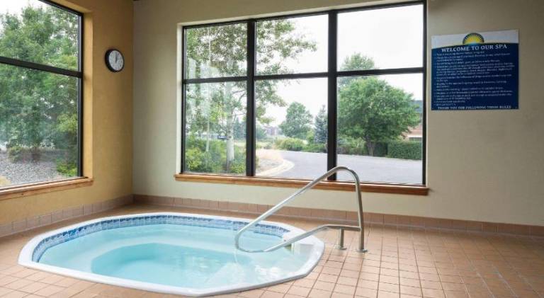Days Inn & Suites by Wyndham Bozeman — photo 4