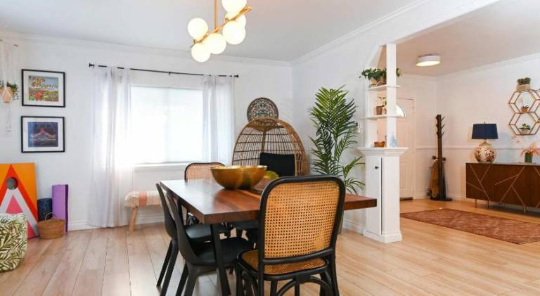 Immaculate 3BDR Bungalow - 5-Min Walk to Beach — photo 4