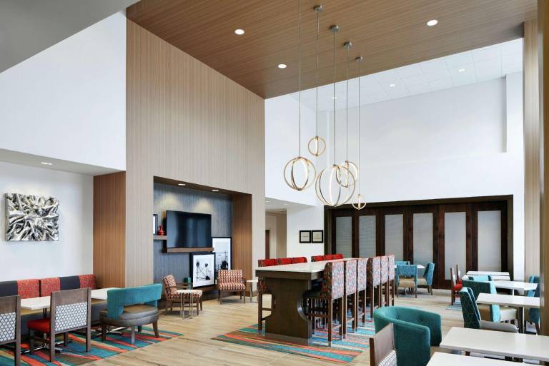 Hampton Inn & Suites Chicago Waukegan — photo 2