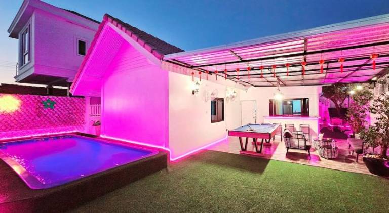 Villa with patio — photo 3