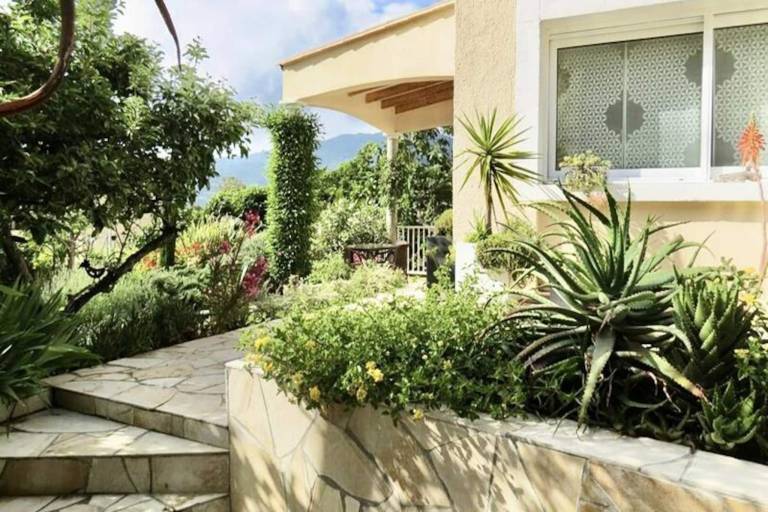 Rental apartment with yard & BBQ | Garden view | Beach nearby | Pets are welcome — photo 3