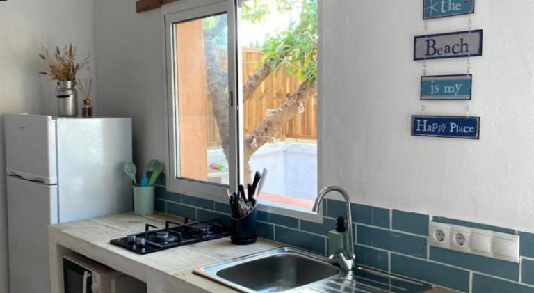 Apartment with barbeque, patio & yard | Next to the beach | Pets are welcome — photo 5
