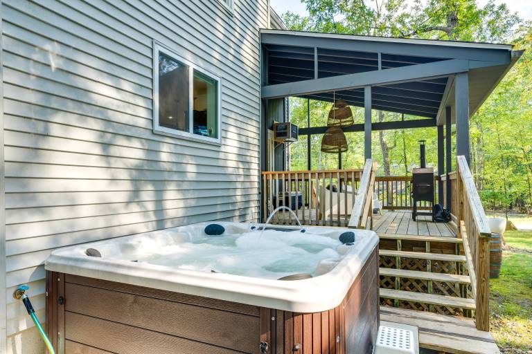 Private Yard Playset Family Home in Penn Estates