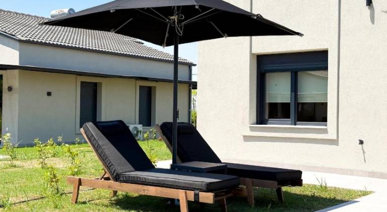 Villa with patio, yard & private pool — photo 2