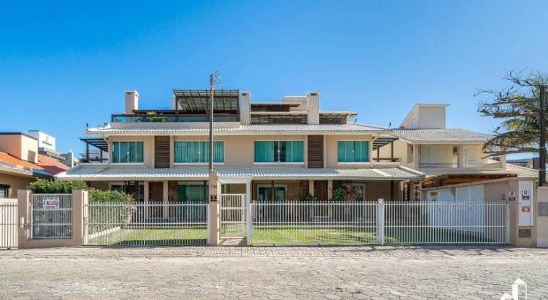 Lovely vacation home | Beach nearby | Pet-friendly in Bombinhas
