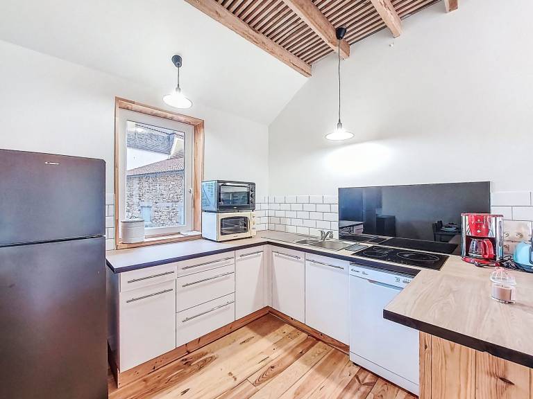 Family-oriented wonderful vacation home with terrace, pool & BBQ | Pets allowed — photo 3